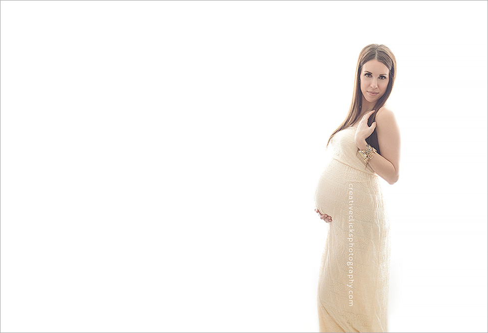 stunning-natural-light-maternity-portraits